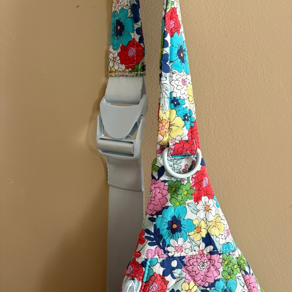 Vera Bradley Essential Compact Sling Bag Far Out Floral - Picture 6 of 6